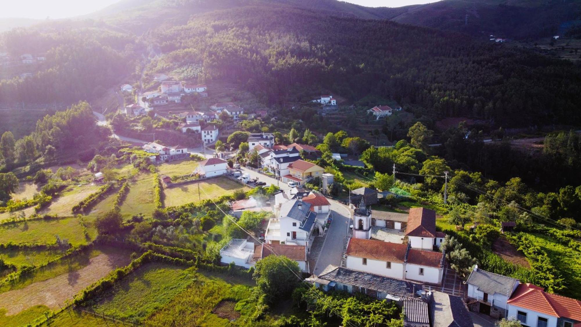Bed and Breakfast Vila Nazare Castro Daire Exterior foto